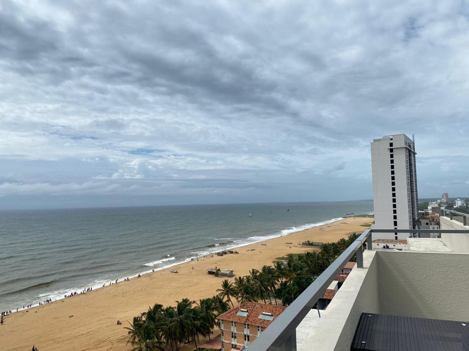 Ocean Breeze - Udaya Luxury Apartments Negombo Exterior photo